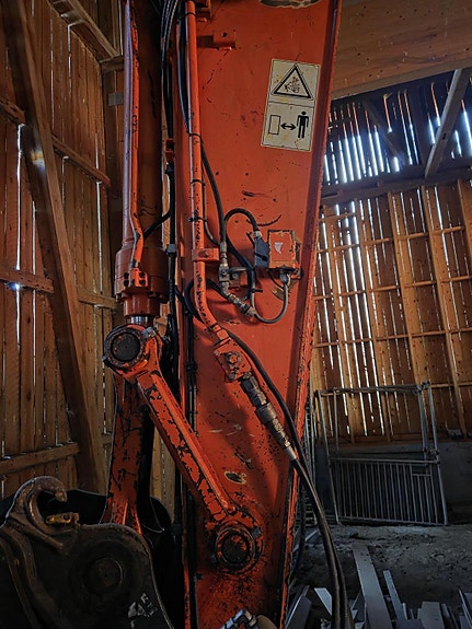 Hitachi Zx225 6 of 27