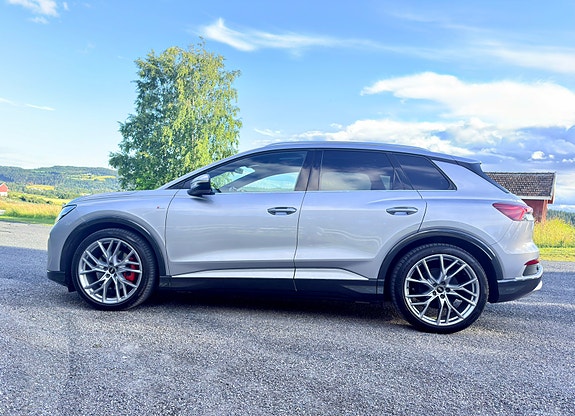 Audi Q4 e-tron 3 of 30