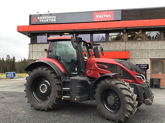 Valtra Q305 med sentralsmøring! 2023, kr 1 899 000,-