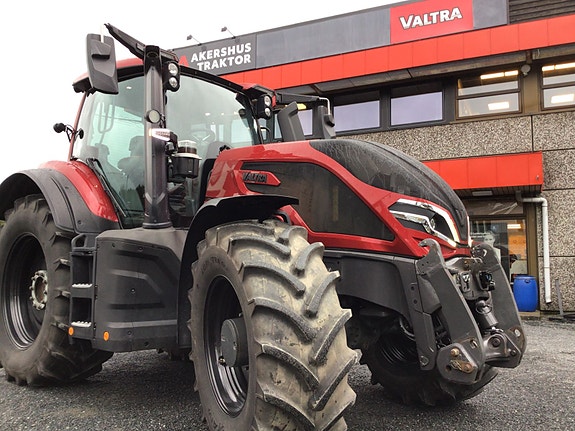 Valtra Q305 med sentralsmøring! 2023, kr 1 899 000,-