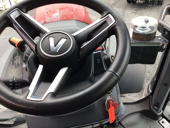 Valtra Q305 med sentralsmøring! 2023, kr 1 899 000,-