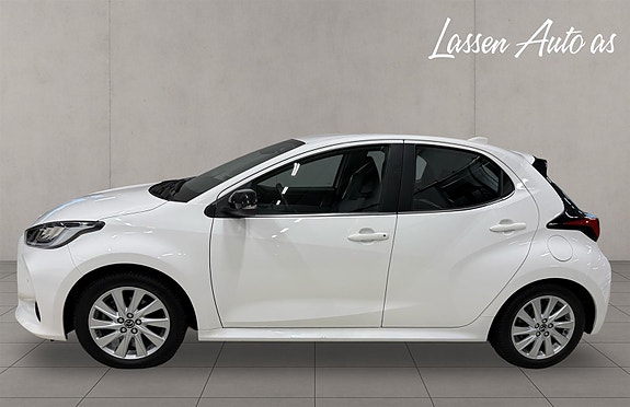 Mazda 2 3 of 5