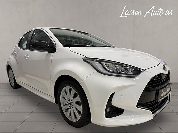 Mazda 2 4 of 5