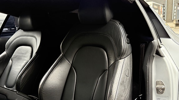 Audi R8 16 of 30