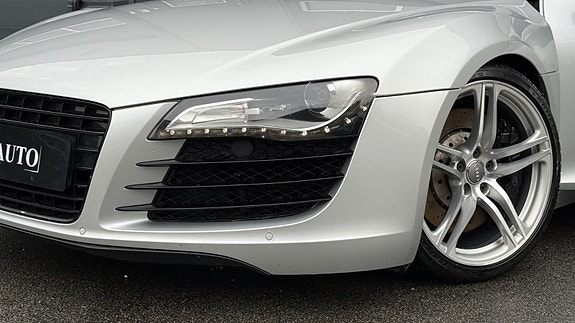 Audi R8 4 of 5