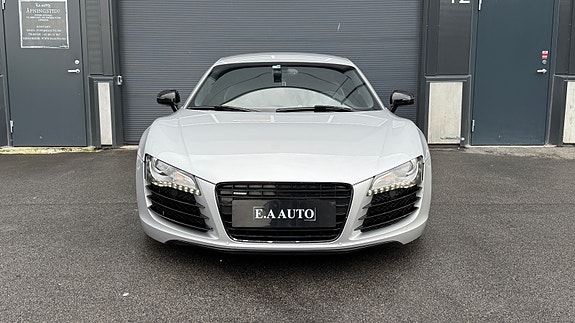 Audi R8 2 of 5