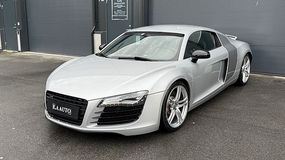 Audi R8 3 of 5