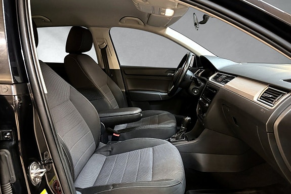 Skoda Rapid 13 of 19