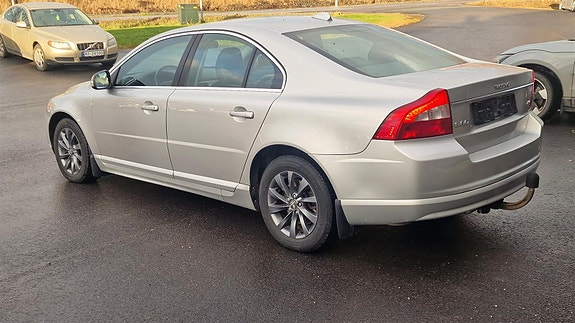 Volvo S80 5 of 5