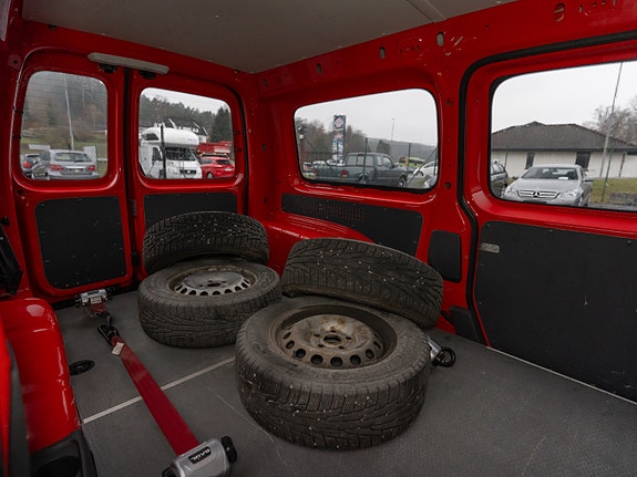 Volkswagen Caddy Maxi 17 of 30
