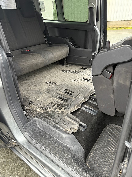 Volkswagen Caddy Maxi 29 of 30