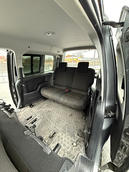 Volkswagen Caddy Maxi 20 of 30