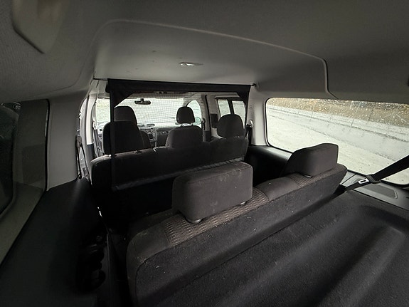 Volkswagen Caddy Maxi 10 of 30