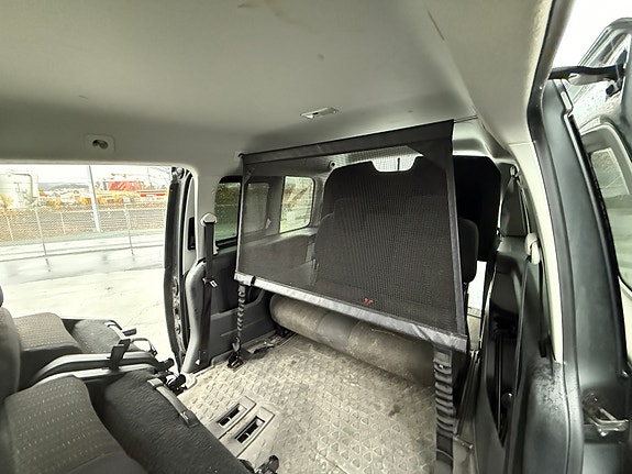 Volkswagen Caddy Maxi 19 of 30