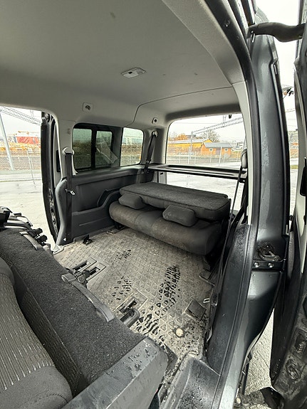 Volkswagen Caddy Maxi 21 of 30