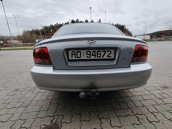 Hyundai Sonata 4 of 19