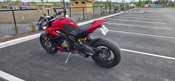 Ducati Streetfighter V4 S 4 of 13
