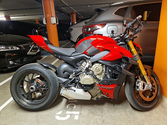 Ducati Streetfighter V4 S 10 of 13