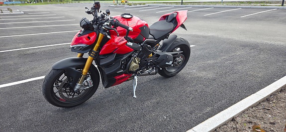 Ducati Streetfighter V4 S 3 of 13