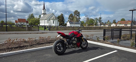 Ducati Streetfighter V4 S 6 of 13