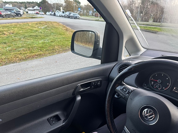 Volkswagen Caddy Maxi 18 of 30