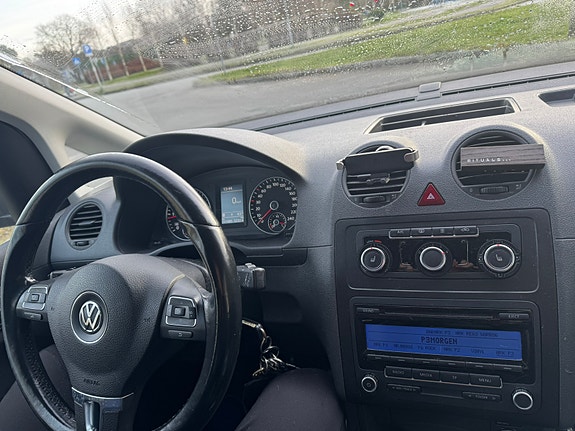 Volkswagen Caddy Maxi 21 of 30