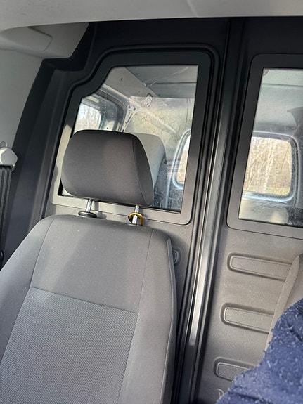 Volkswagen Caddy Maxi 13 of 30