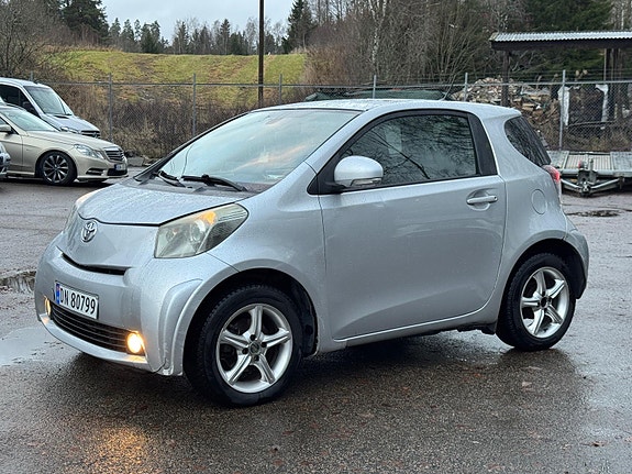 Toyota IQ 3 of 22