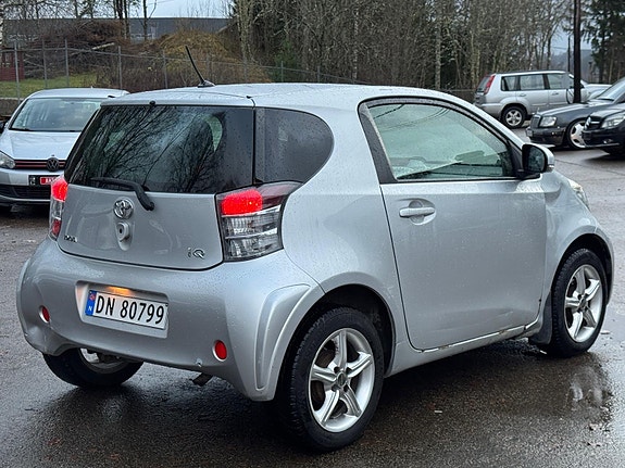 Toyota IQ 6 of 22