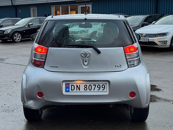 Toyota IQ 5 of 22