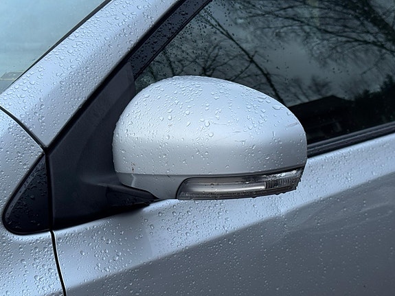 Toyota IQ 8 of 22