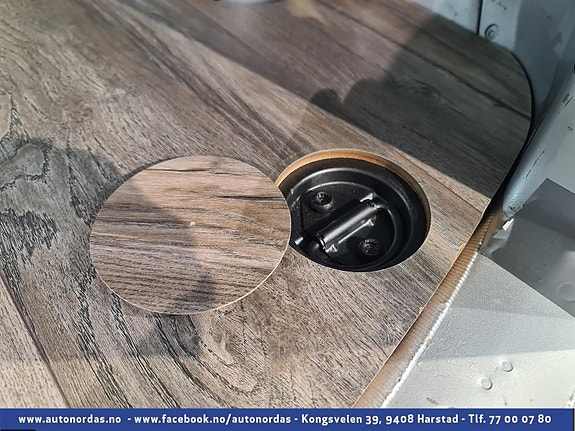  Laget lokk for å dekke lastekroker når ikke i bruk