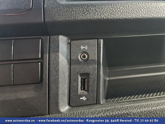  Aux/usb uttak