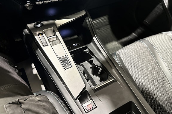 Peugeot 308 SW 16 of 20