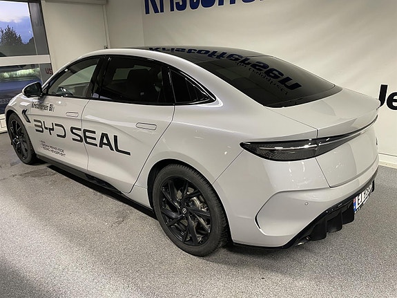 BYD Seal 5 of 24
