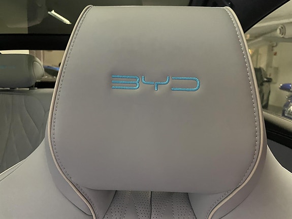 BYD Seal 11 of 24