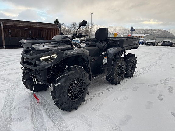 Can-Am Outlander MAX 6x6 850 DPS med Swamp King XL dekk