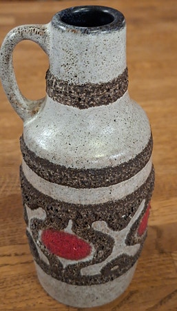 Liten «fat lava» vesttysk kanne / vase 16 cm.