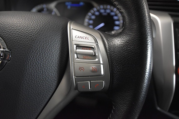 Nissan Navara 21 of 30