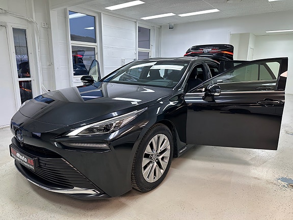 Toyota Mirai 6 of 30