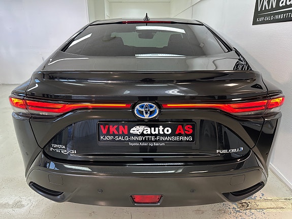 Toyota Mirai 21 of 30