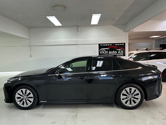 Toyota Mirai 13 of 30