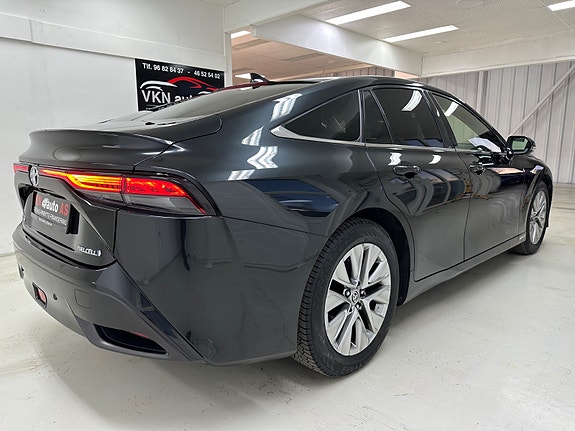 Toyota Mirai 19 of 30