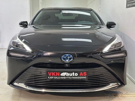 Toyota Mirai 2 of 5