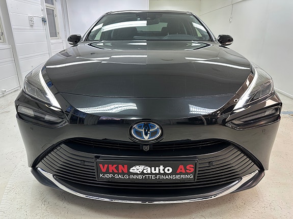Toyota Mirai 3 of 5