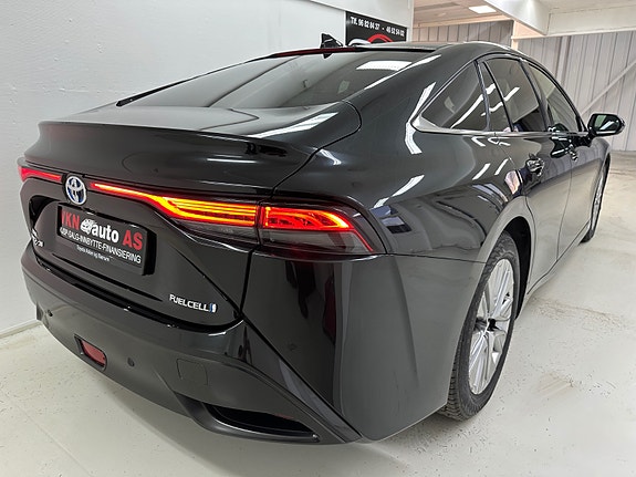 Toyota Mirai 12 of 30