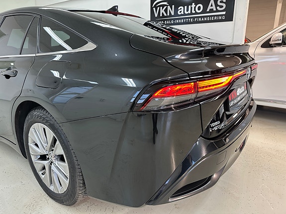 Toyota Mirai 10 of 30