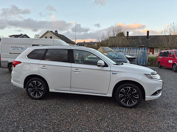Mitsubishi Outlander 4 of 5