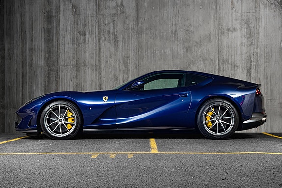 Ferrari 812 Superfast 5 of 5