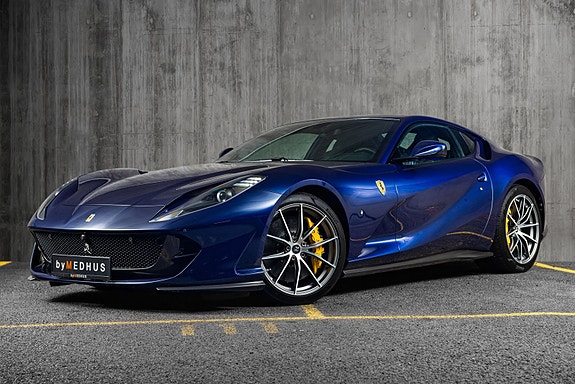 Ferrari 812 Superfast 2 of 5